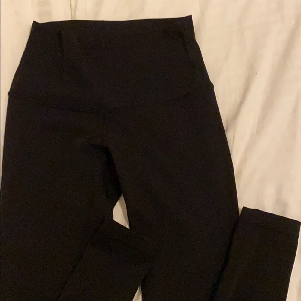 Lululemon Wunder Under size 6, lightly worn